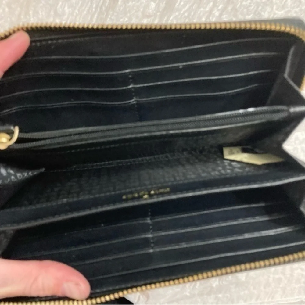 Kate spade floral zipper clutch wallet